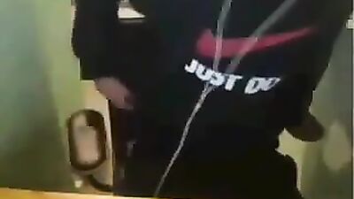 Webcam Cumshot: Horny Teen in Nike Shirt Gets Off on Camera