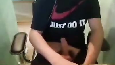Webcam Cumshot: Horny Teen in Nike Shirt Gets Off on Camera