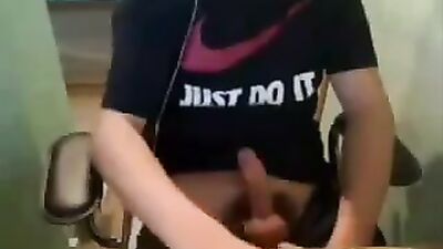 Webcam Cumshot: Horny Teen in Nike Shirt Gets Off on Camera