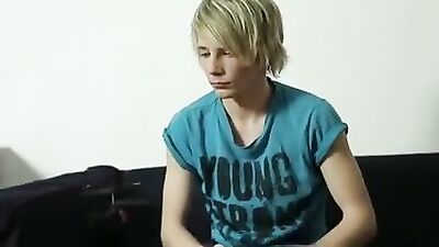 Young Gays New Playground: Twinks on the Bed!