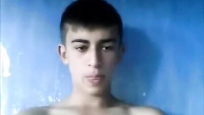 Gay Cutie: Straight Wanking Amateur - Cum In My Mouth!