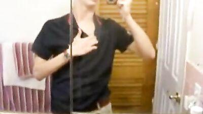 Bathroom Cam Boy - Gay Web-Cam Sex & Cumming Sessions