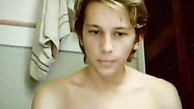 Golden Webcam Bliss - A Gay Porn Adventure!