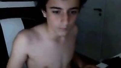 Web-Cam Twink Dicks Revealed: A Gay Porn Video with a Surprising Turn!