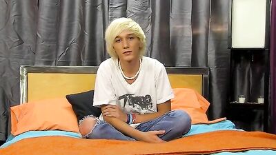 Blonde Beauty: Solo Gay Porn Adventure!