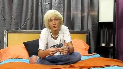 Blonde Beauty: Solo Gay Porn Adventure!