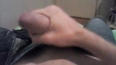 Meet My Bedroom Wank & Cum: Ultimate Cumshot Experience!