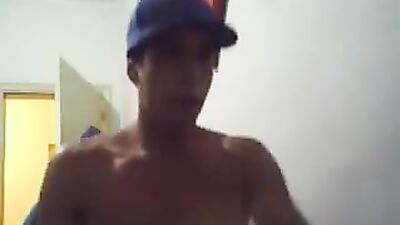 Hot Dude Explores His Wild Side with Web-Cam Wanks!!