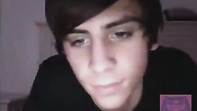 Gay Porn Web-Cam Adventure - Exploring New Heights