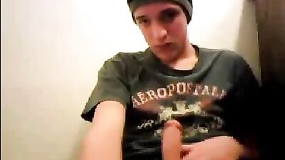 Gay Porn: To Make Me Look Good - Web-Cam Video