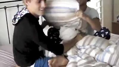 Gay Pillow Fight - Twink Love Affair
