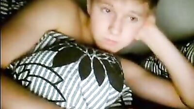 Gay Cam Fun: Bedtime with Little Pleasures