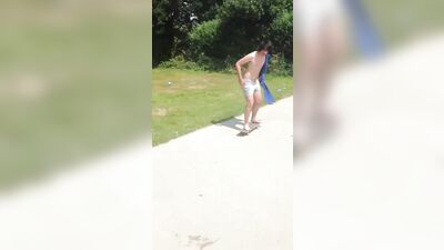 Gay Skaterboys Reveal Their Sexy Bodies