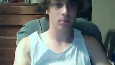 Fit guy with beautiful abs: Unleashed in Gay Porn Web-Cam Adventure!