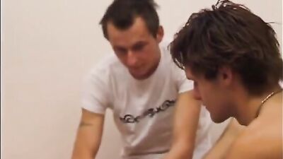 Gangbang 3 Way: Boys Have Fun!