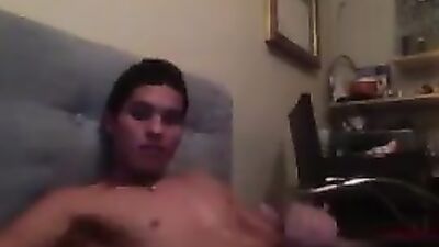 Wild Web-Cam Sessions with Hot Boys: A Journey into the World of Gay Porn!