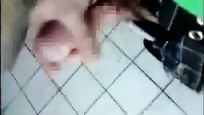 Asian Public Toilet Wank: No Holding Back!