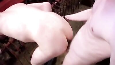 Bareback in the Country Barn - Rustig Neuken