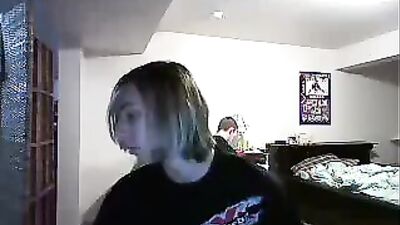 Blond Masturbates Online: Cutie Web-Cam Show!