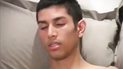 Indian Cum Twink: Action-Packed Camshow!