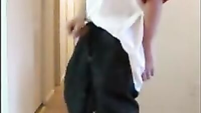 Baggy Saggers Unleashed: The Ultimate Web-Cam Experience