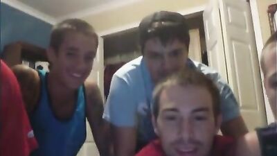 Web-Cam Menage à Trois: Has to choose one