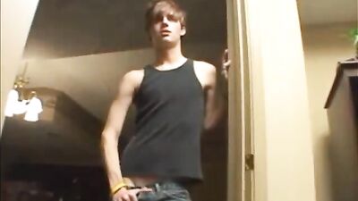 Gangbang with Friends: Slim Twinks Explosive Encounter