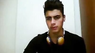 Web-Cam Connection: The Ultimate Pleasure Seeker