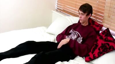 Twink Solo - Hardcore Gay Porn Adventure!