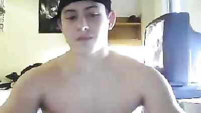 Muscle Hunk Caught Wanking in the Shower!