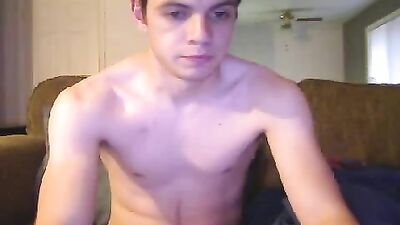 Friends with Benefits : Two Handsome Amateurs Explore Their Sexuality in a Steamy Gay Porn Video