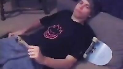 Cumming with Skaterboy: A Gay Porn Video with a Cute Twist!