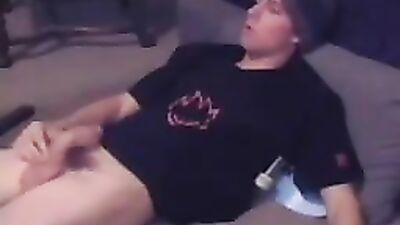 Cumming with Skaterboy: A Gay Porn Video with a Cute Twist!