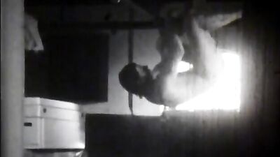 Wanking and showing back again: Old but gold solo gay porn video!