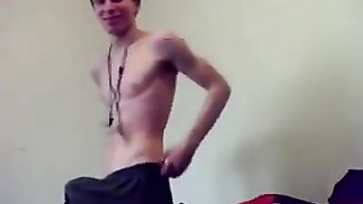 Big boy tease reloaded - Web-Cam adventures with a hung stud