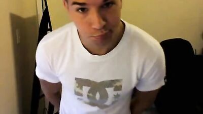 Jeremys Condom Wank: A Solo Gay Porn Adventure