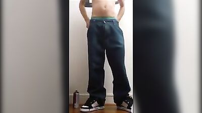 Gay Porn Sensation Shoots Load in Gay Tube