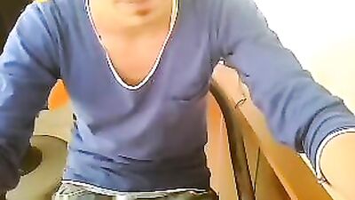 Turkey in Public Room: Unleashed Web-Cam Action!