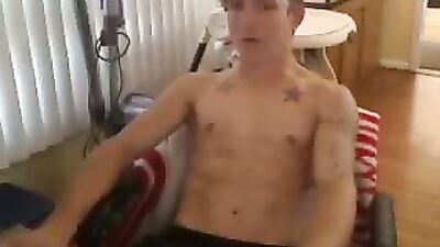 19 UnitedStates Web-Cam : A Gay Porn Video Journey!