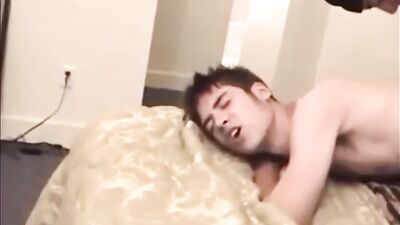 Gay Twinks Bedroom Hookup: Action Bareback