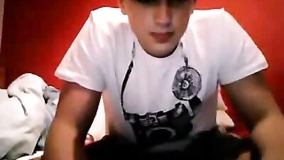 Gay Porn Web-Cam Rob: Explore the Sensuality with the Muscular Guy!