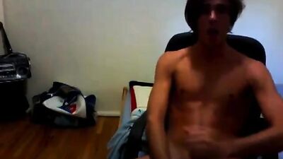 Cumming Twink: Hardcore Amateur Spurts and Splashes!