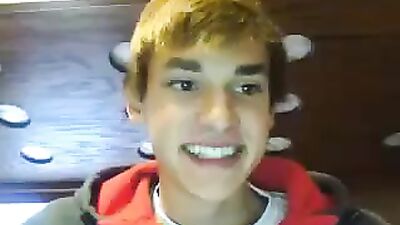 Web-Cam Fun: Hot Gay Boy Has Web-Cam Fun!