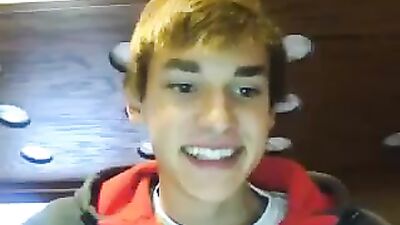 Web-Cam Fun: Hot Gay Boy Has Web-Cam Fun!