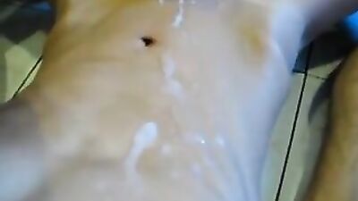 Helping hand for a horny guy: Action Amature Cumming!
