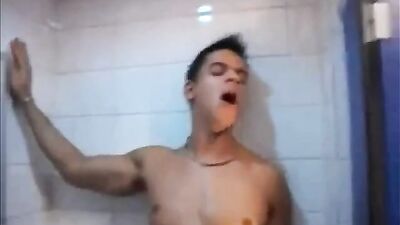 Fucking at the Clubhouse: Hardcore Bareback Oral Action!