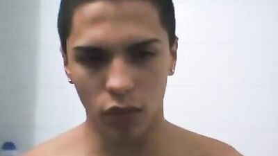 Well I shower ever! - Exploring the Amateur Gay Porn World