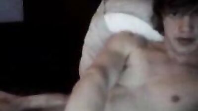 Young & Hungry: Amateur Web-Cam Cumming Twink Tube!