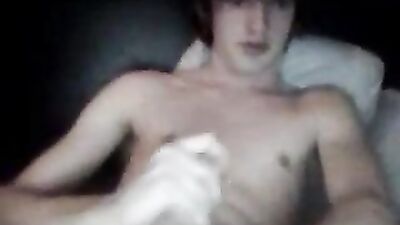 Young & Hungry: Amateur Web-Cam Cumming Twink Tube!