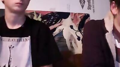 Straight Helps Gaymer Boy: The Amateur Cum Shots Fun